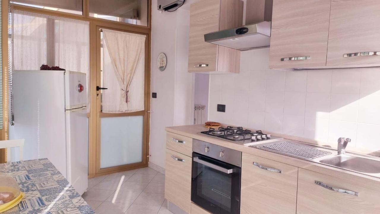 Attico Trilocale Con Solarium A Borghetto Santo Spirito Apartment ภายนอก รูปภาพ